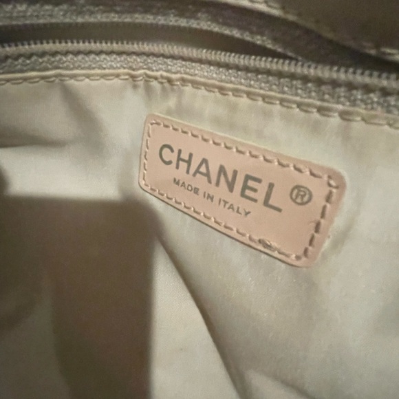 Gorgeous pink and gold color CHANEL TOTE.. COMES WITH DUST BAG. CODE POSTED - Picture 7 of 14